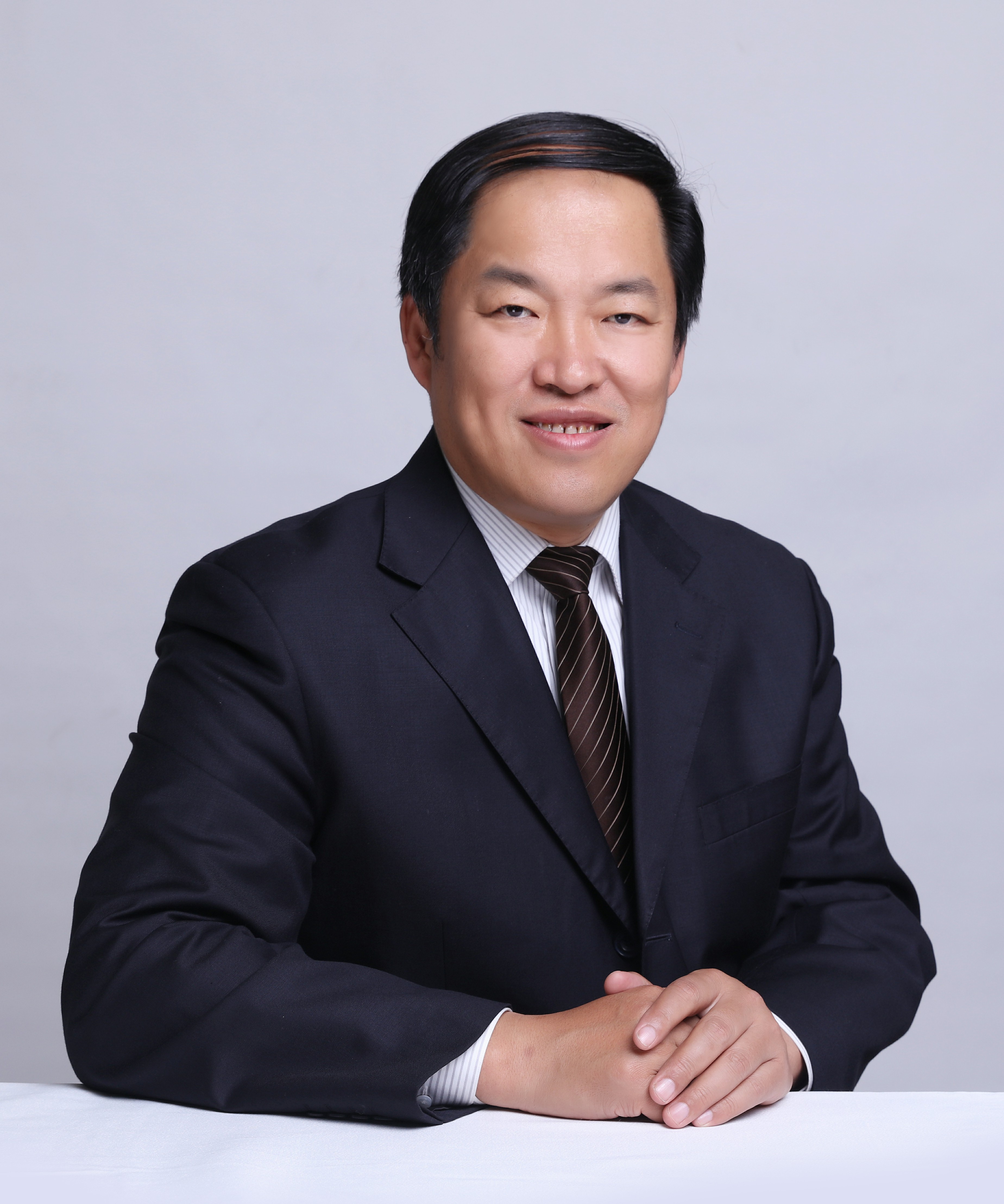 薛旭教授公开头像